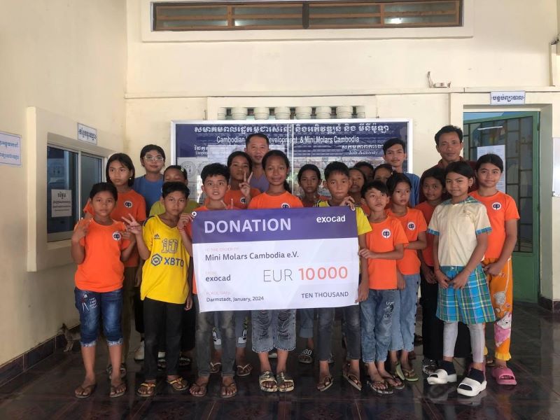 exocad ha donato 10,000 euro all’organizzazione non profit Mini Molars Cambodia e.V. con sede in Germania.