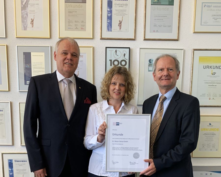 From right to left: Prof Dr Uwe Böhm, District Managing Director of IHK Hochrhein-Bodensee, Beate Daiger, Senator h.c. Gerhard R. Daiger.